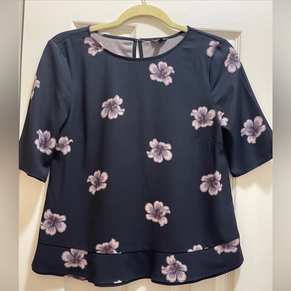 Ann Taylor floral blouse xs peplum - Picture 5 of 5